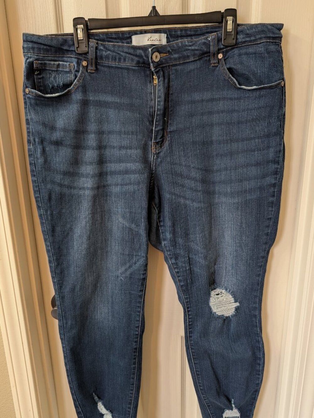 Distressed Dark Wash Kancan Jeans Size 3XL